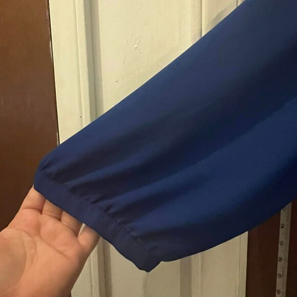 Torrid Deep Blue V-Neck Blouse - Picture 3 of 5